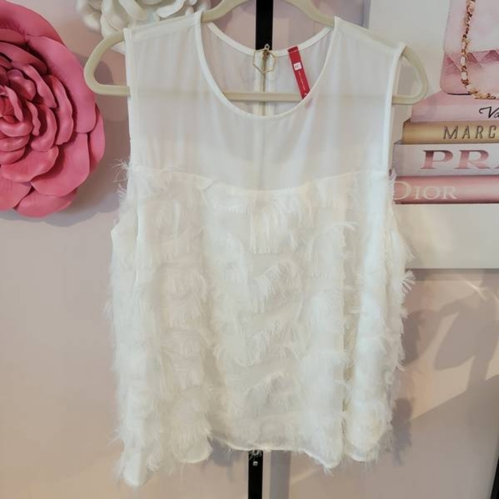 NWT IC Collection Fun White Eyelash Sleeveless Top